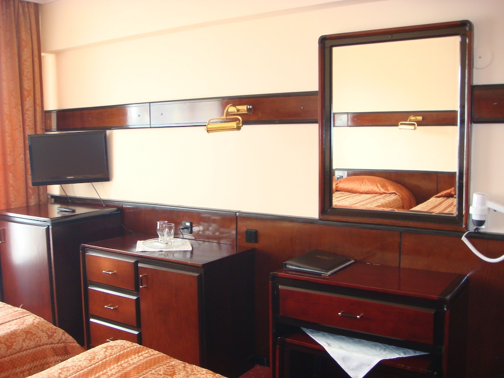 Otrar Hotel 47/54