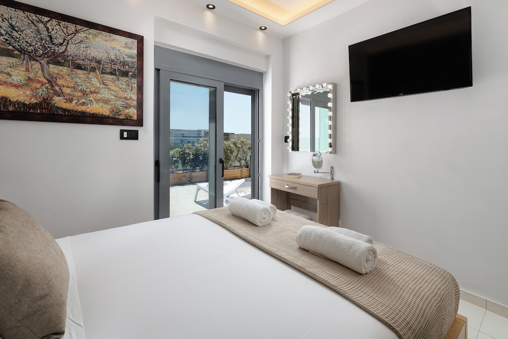 Skyline Suites 10/50