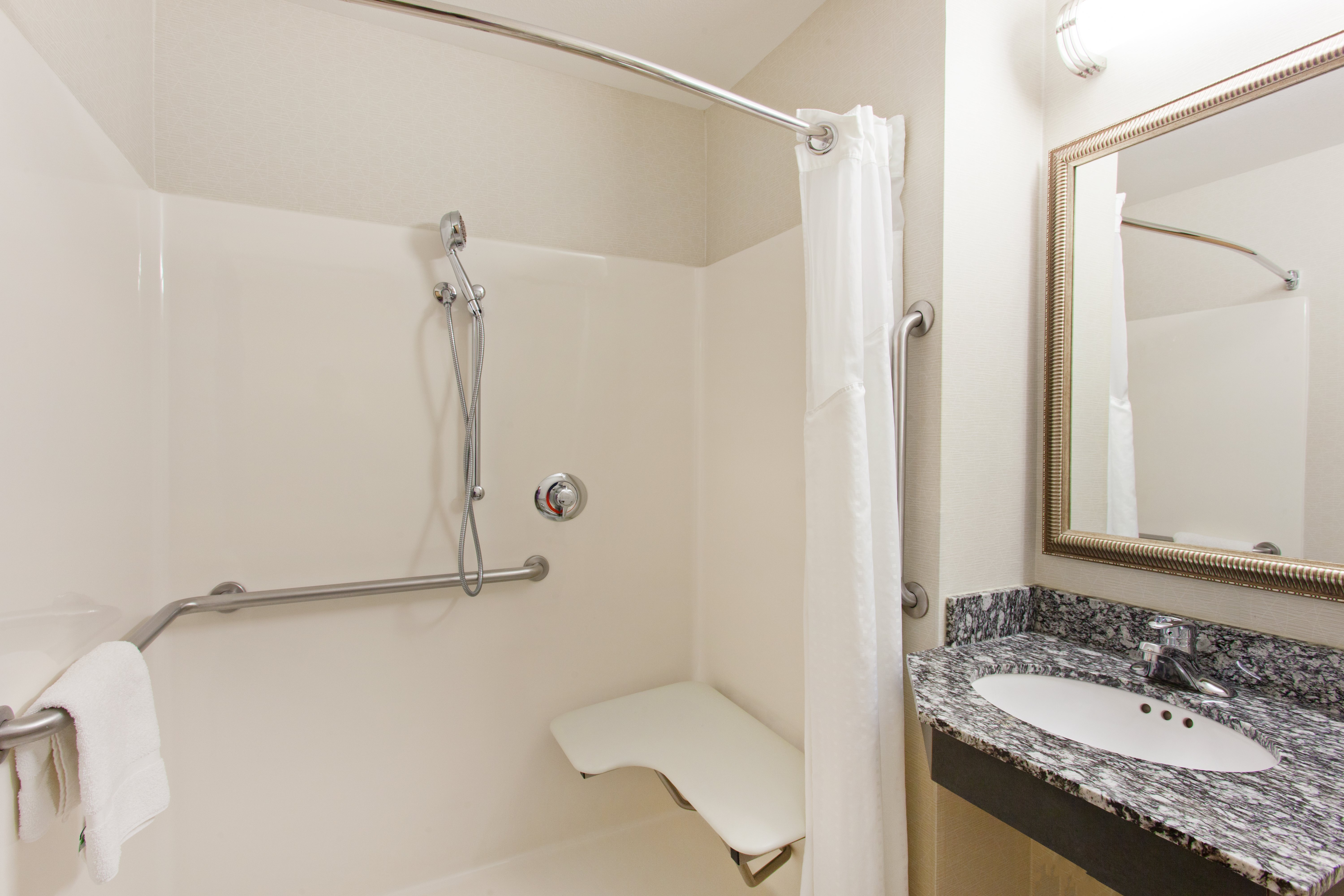 Holiday Inn Seattle Downtown 74/76