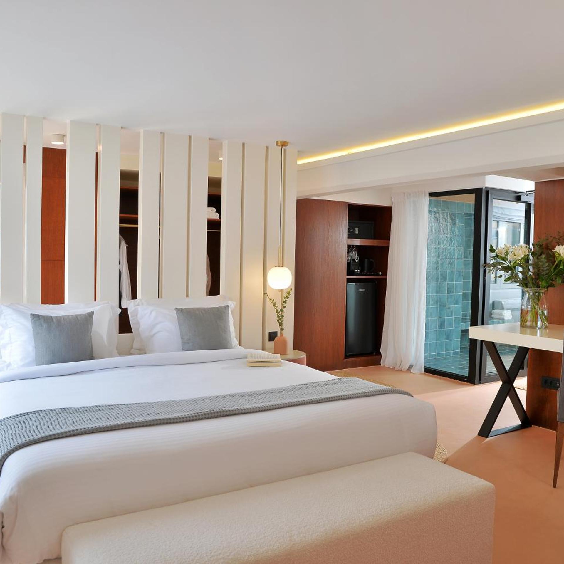 Luxury, Suite, Outdoor Jetted Tub