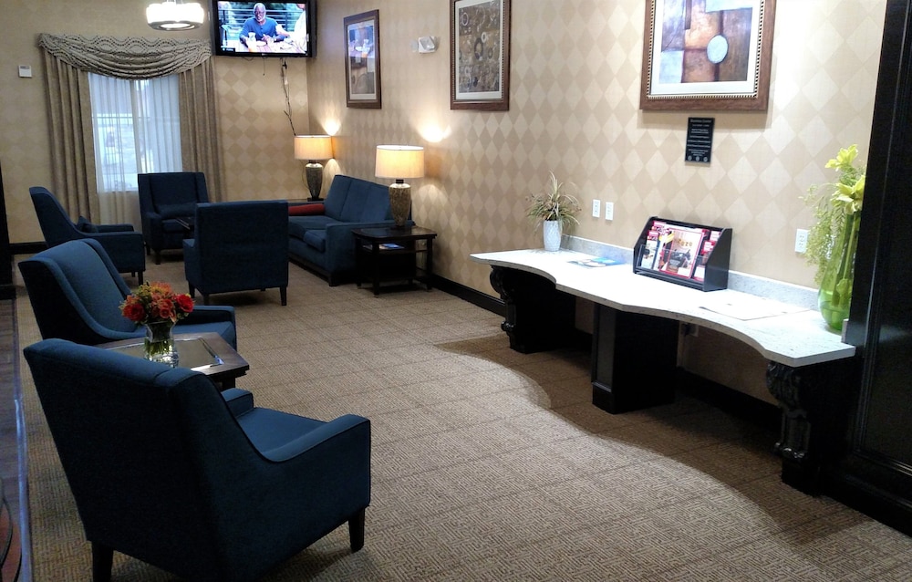 Red Roof Inn and Suites Longview 17/26