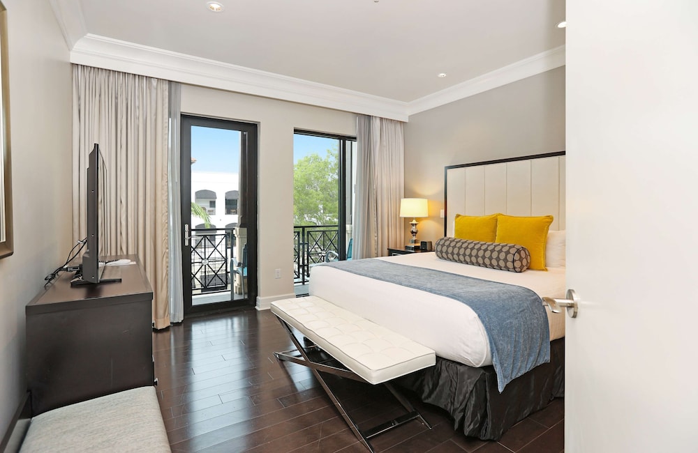 Deluxe, 2 Double Beds, Avenue View