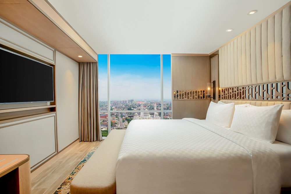 Swiss-Belhotel Solo 25/57