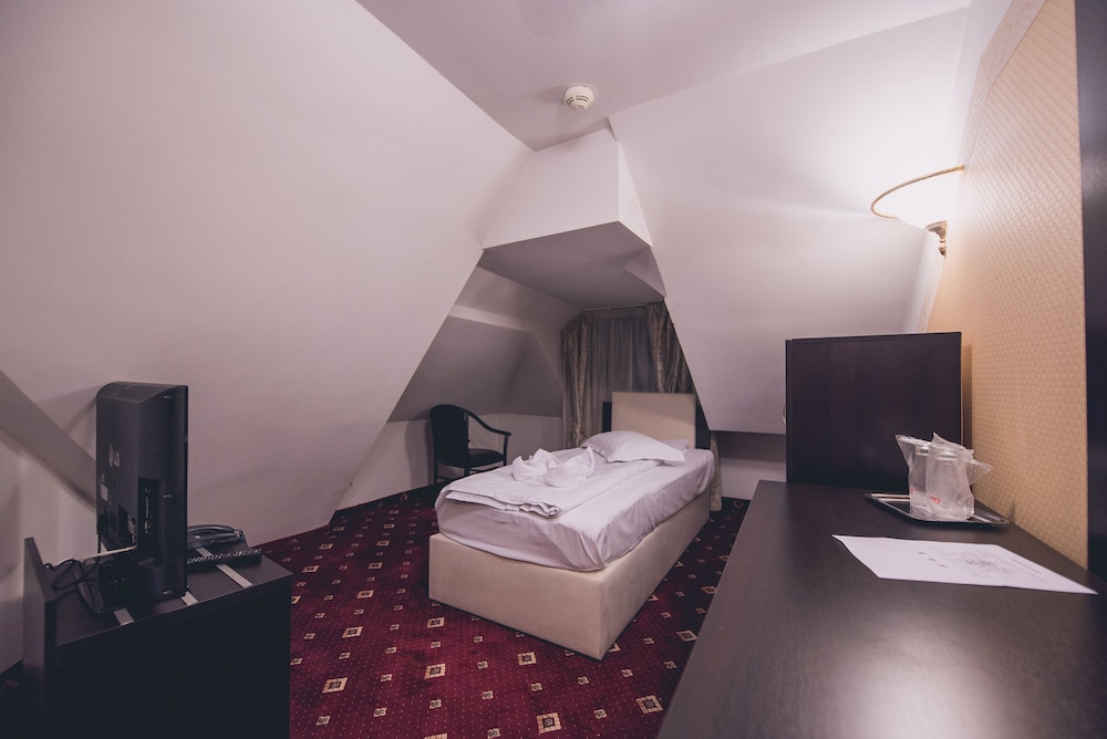 HOTEL BULEVARD PREDEAL 44/56