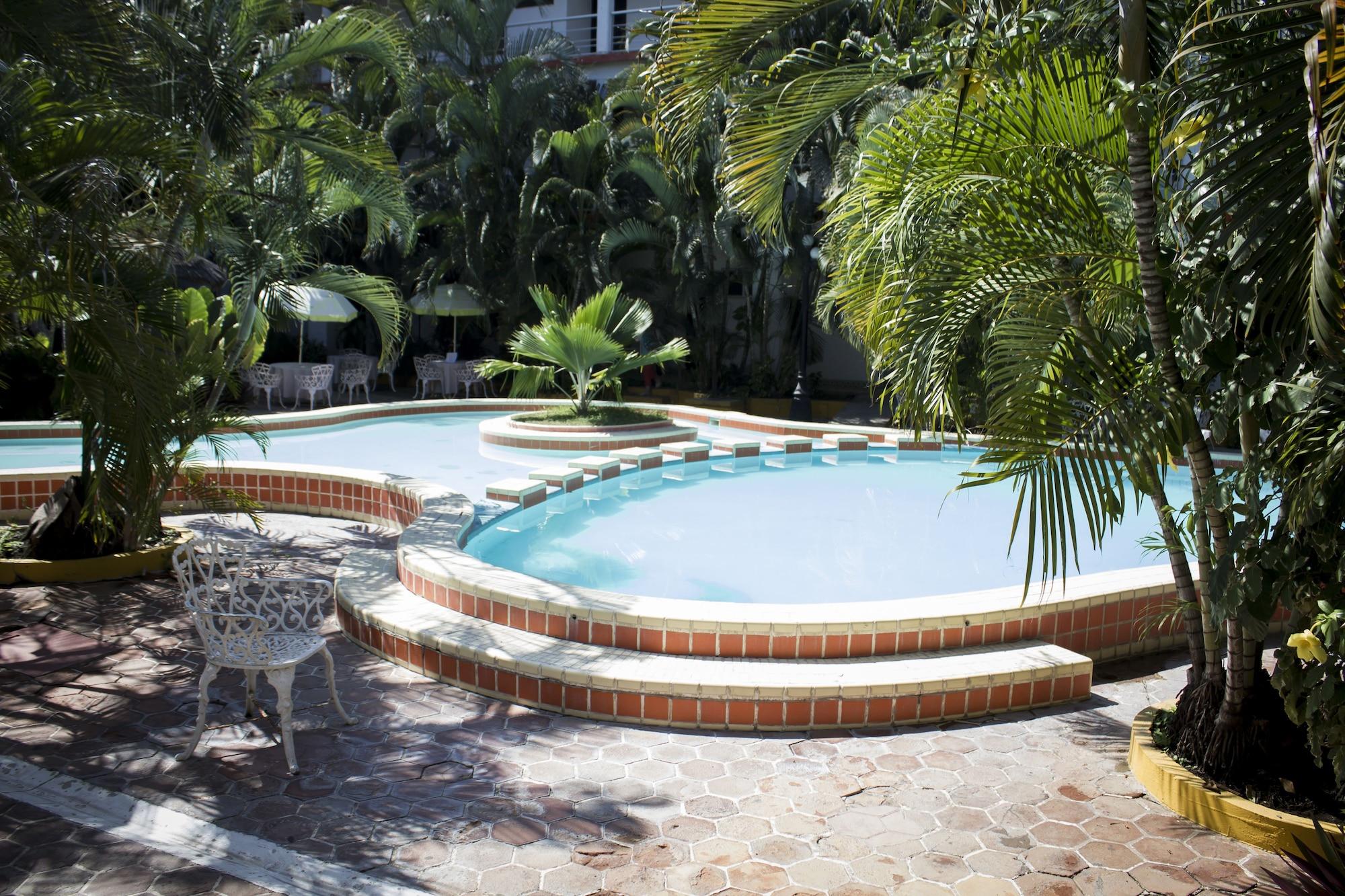 Hotel Playa Azul 33/36