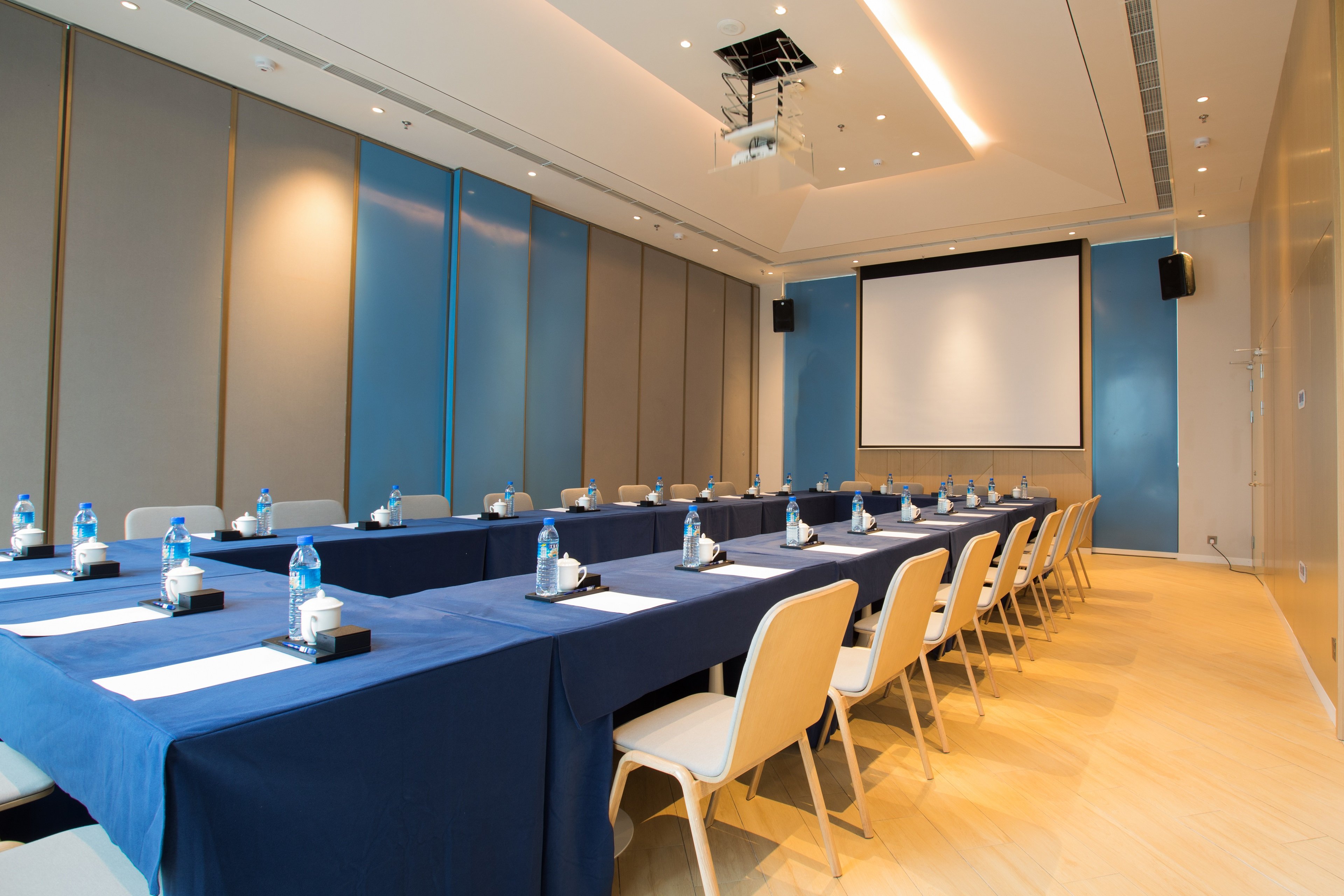 Holiday Inn Express Guizhou Qinglong 28/43