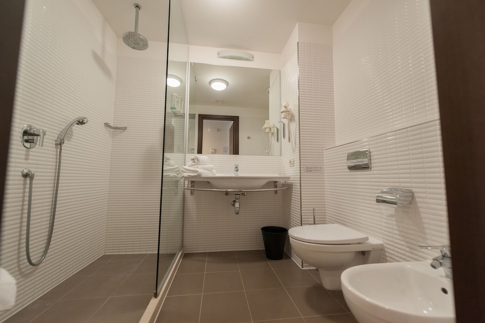 Kona Hotel Verona 46/50