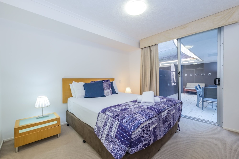 ON THE BEACH RESORT BRIBIE ISLAND 8/50
