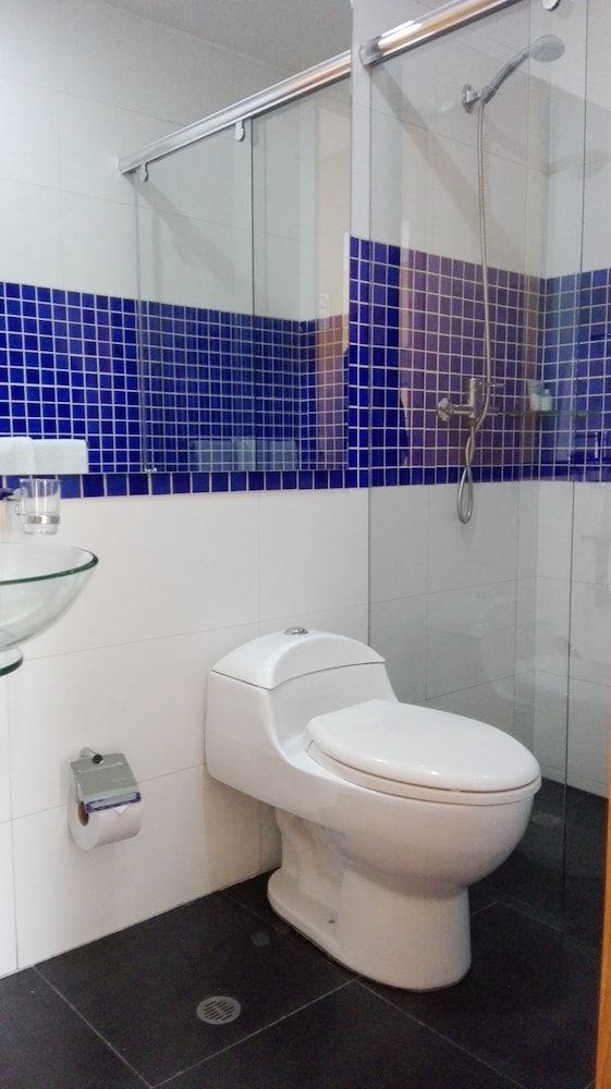 HOTEL DORADO FERIAL 16/23