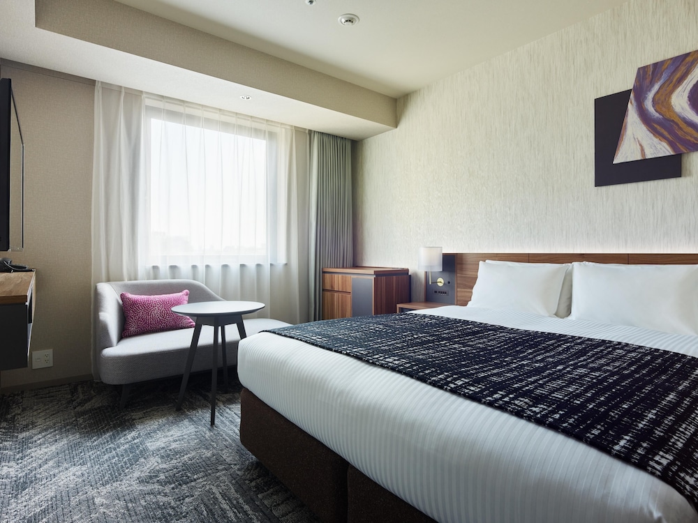 STANDARD, QUEEN BED