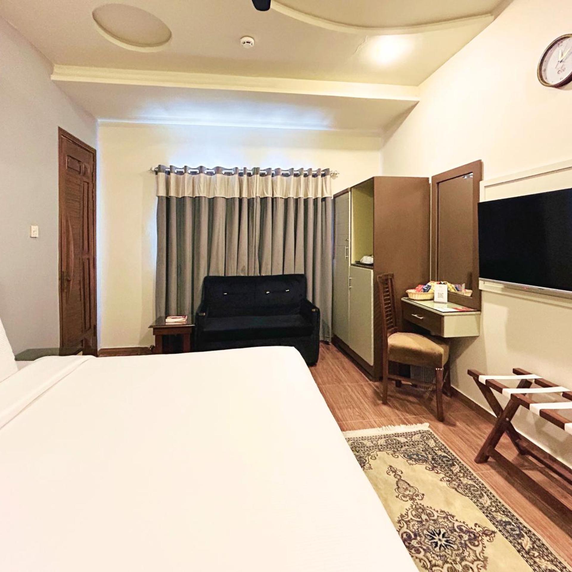 Hotel One University Sukkur 34/65