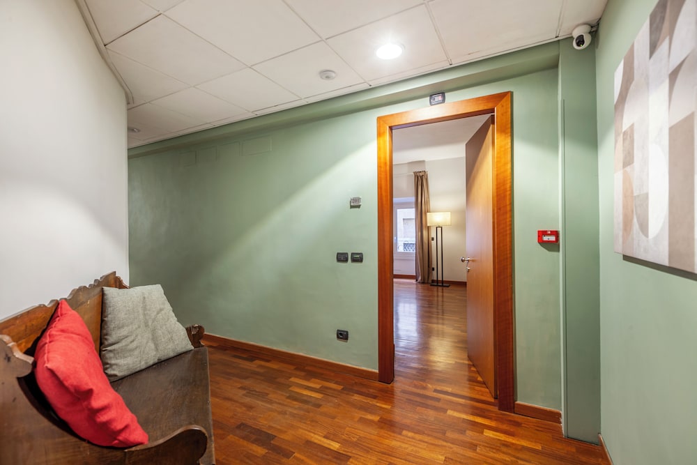 Inn Rome Rooms & Suites 35/50