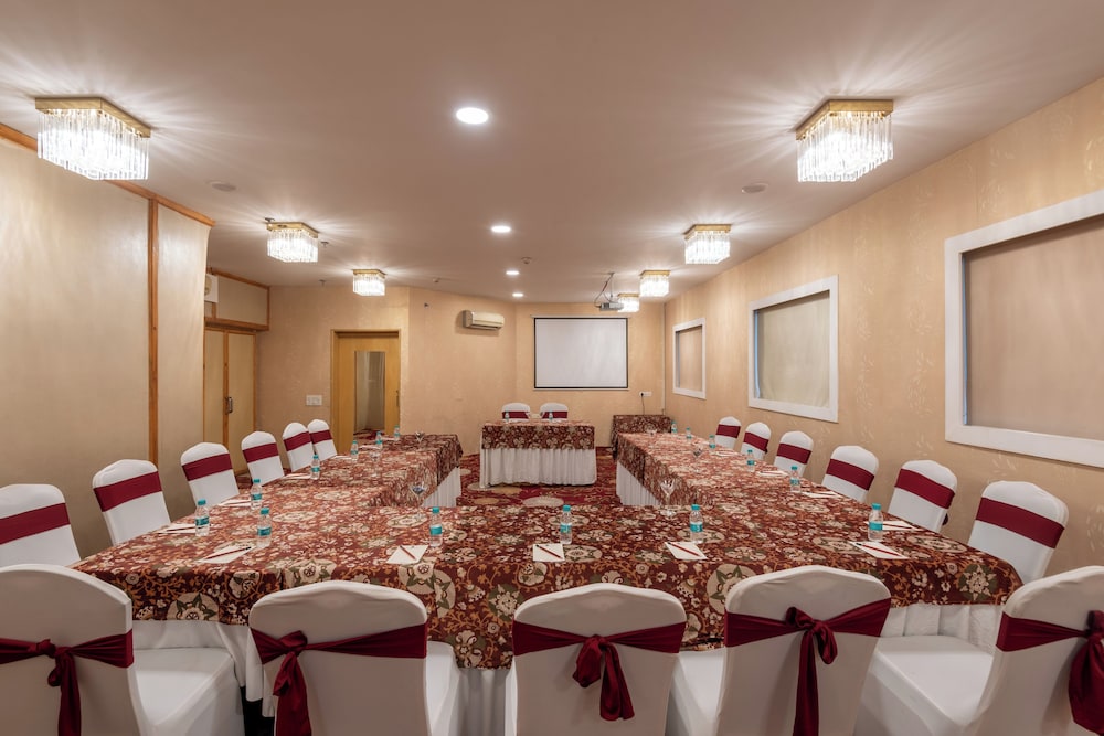 Mango Grove Hotel Chandigarh 53/62