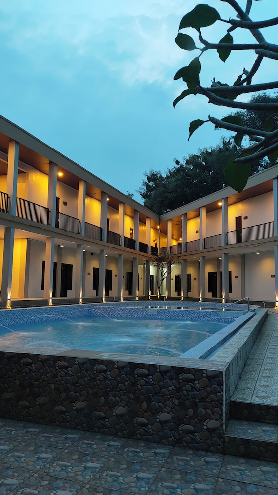 Bwalk Hotel Malang 6/50