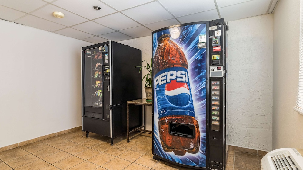 Motel6 Elk Grove Village, IL 30/44