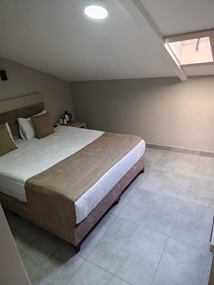 Zenia Otel 16/50