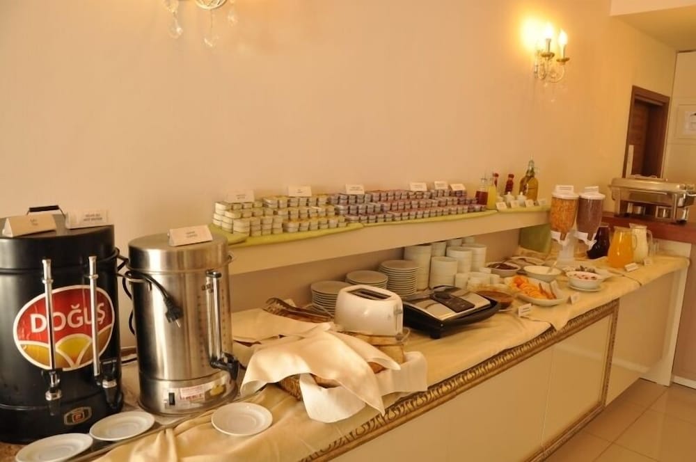 Grand Anzac Hotel 20/33