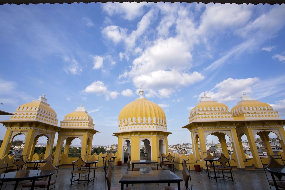Bloom Boutique Udaipur (Lake Pichola) 50/50