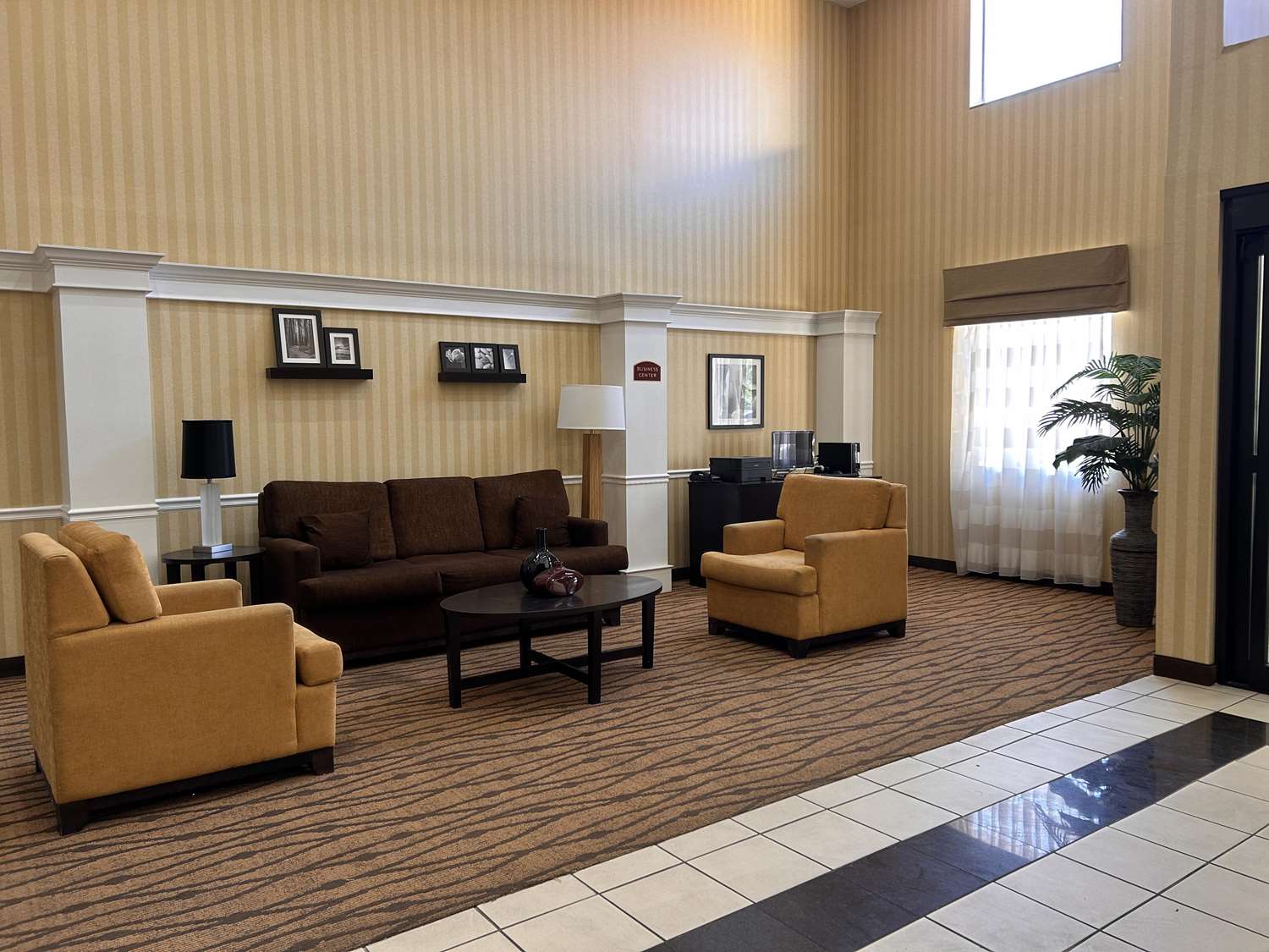 Pearl Jackson Airport Hotel 11/19