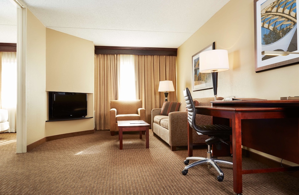 DoubleTree Suites by Hilton Cincinnati - Blue Ash 35/38