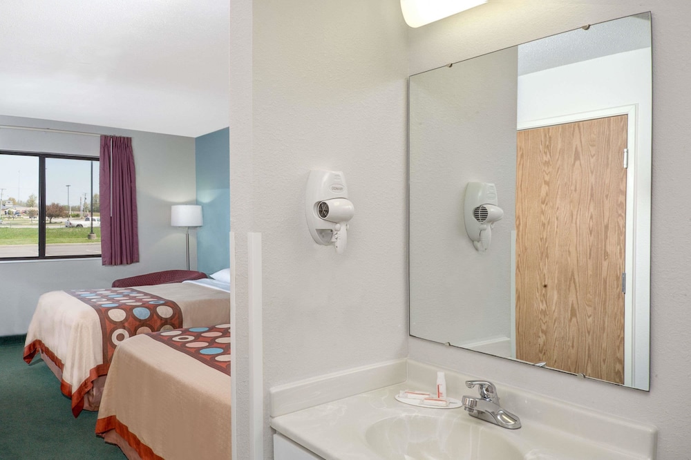 Super 8 By Wyndham Gas City Marion Area 7/16