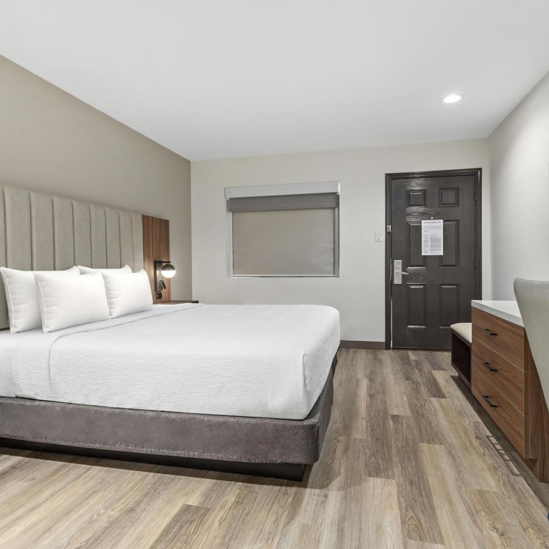 غرفة بريميوم بسرير كينج لذوي الإعاقة، Baymont by Wyndham Beaumont 5/10