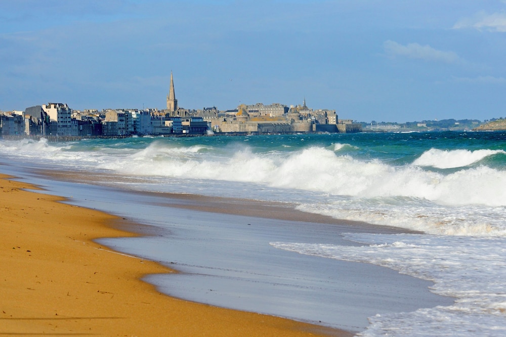 ibis budget Saint Malo Centre 62/66