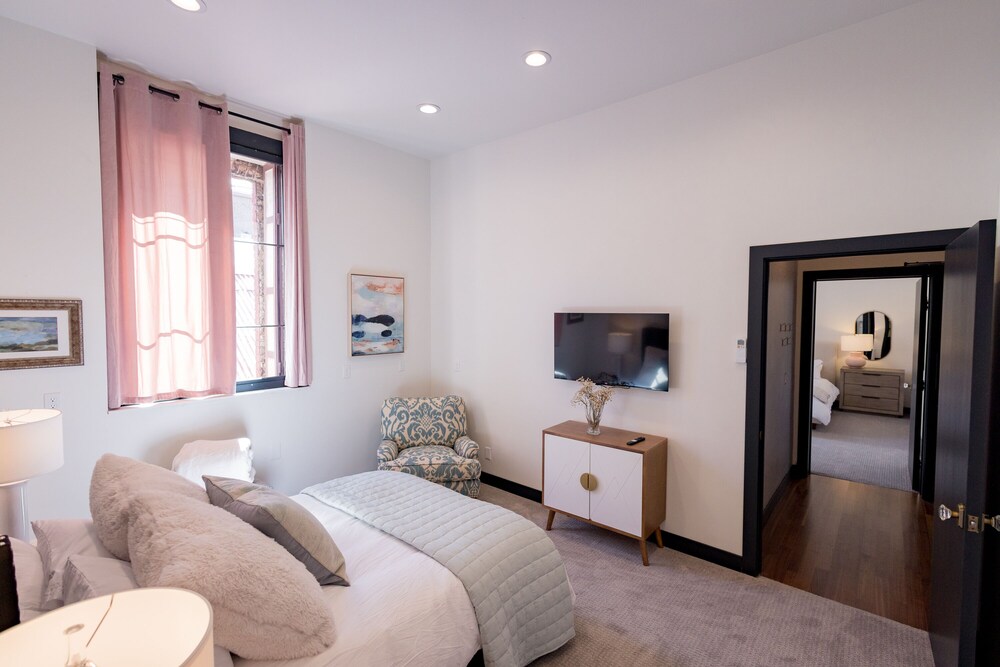 Speakeasy Suites 21/50