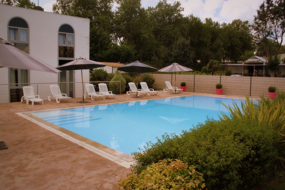 Agape Hotel Niort- Bessines 43/50