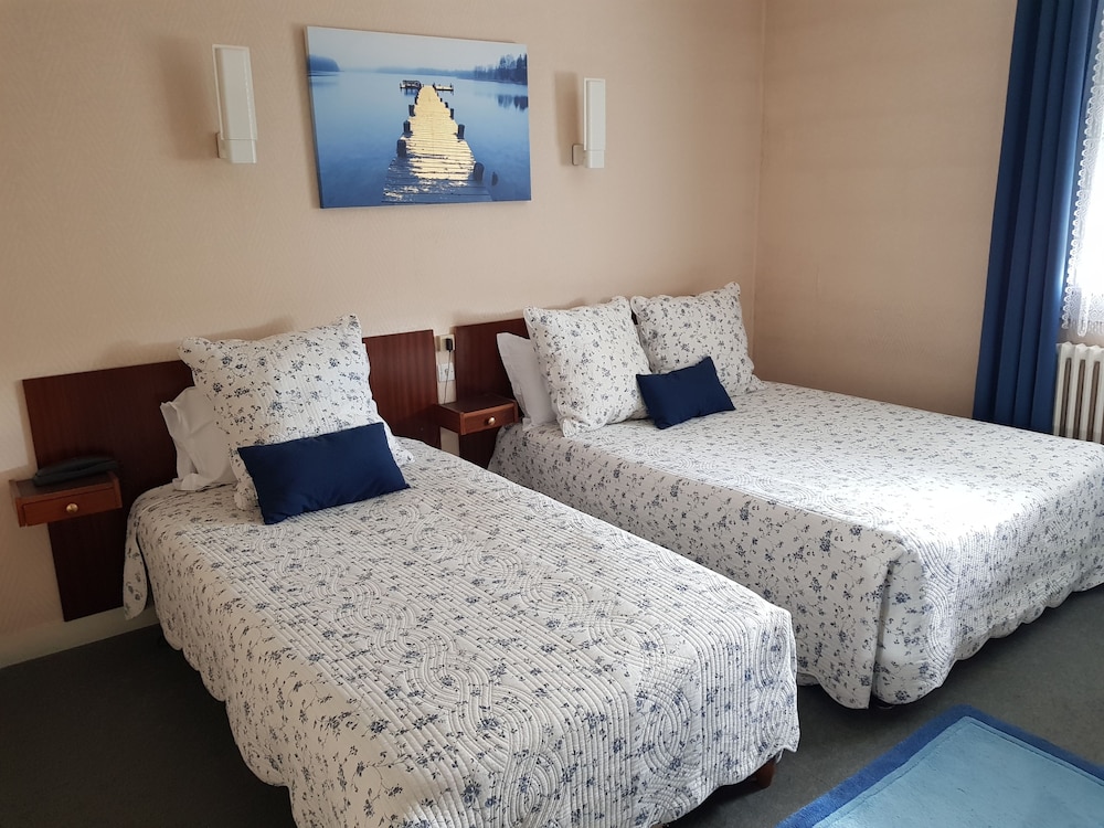 HOTEL CHRISTINA 34/57
