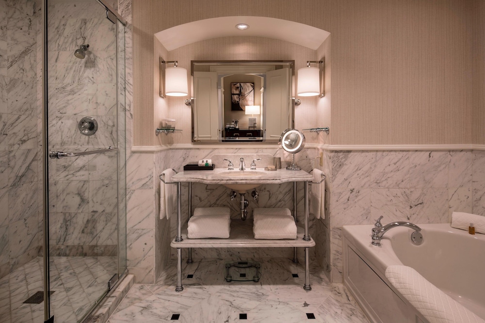 Junior Suite, King Bed, The Ballantyne A Luxury Collection Hotel Charlotte 2/2