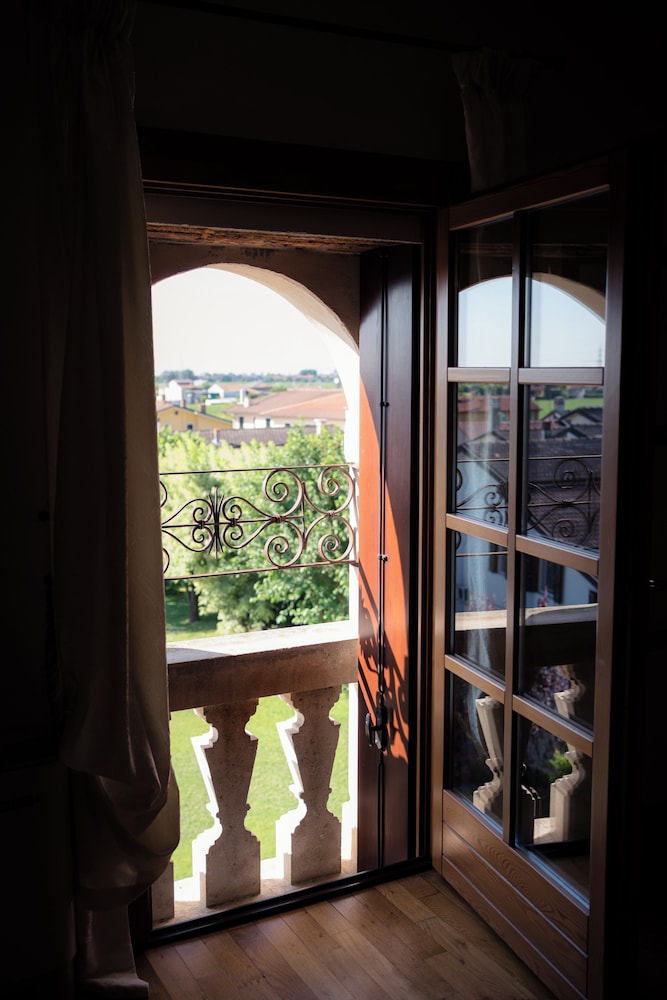 Villa Bongiovanni 15/44