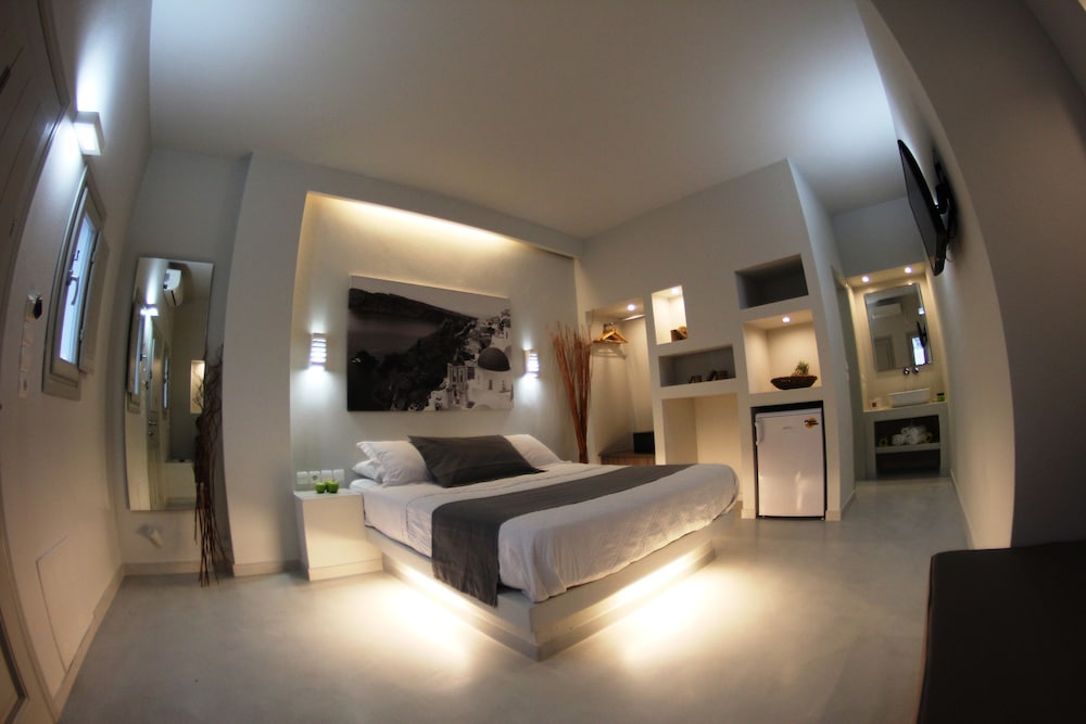 EXECUTIVE, QUEEN BED