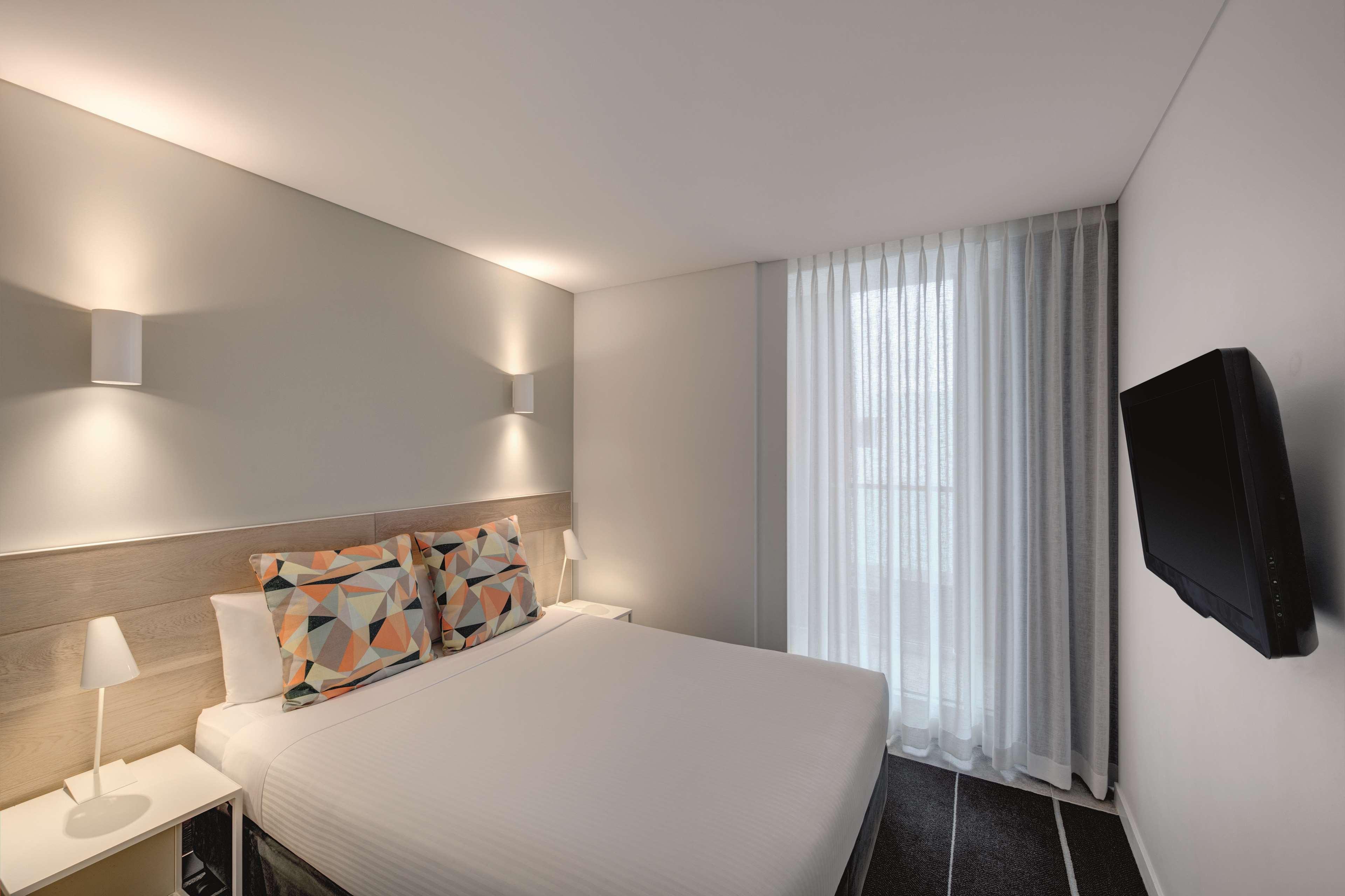 2 BEDROOMS, APARTMENT, QUEEN BED