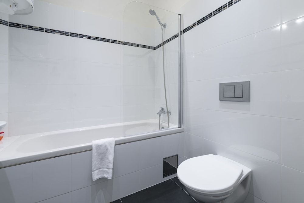 Royal Road Residence 48/50
