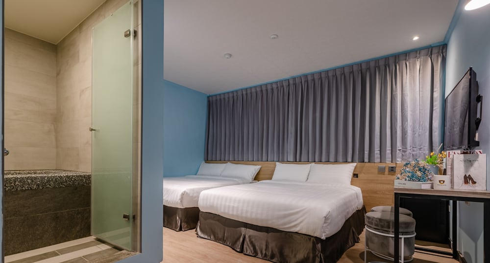 Prince Hotel 28/50