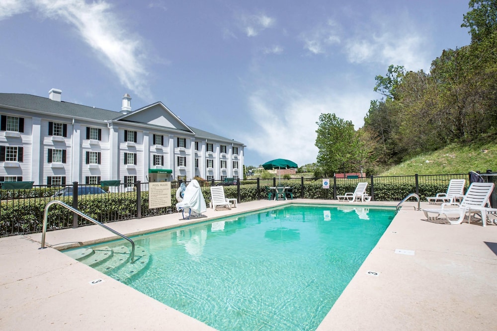 Quality Inn Greeneville - Tusculum 36/40