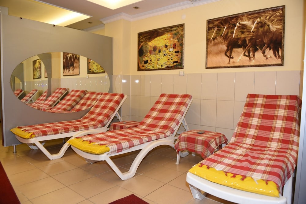 Muz Hotel 14/47