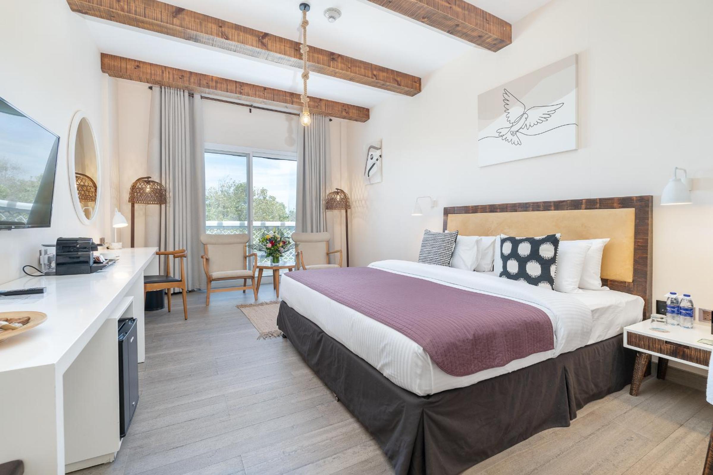 Boutique, Queen Bed