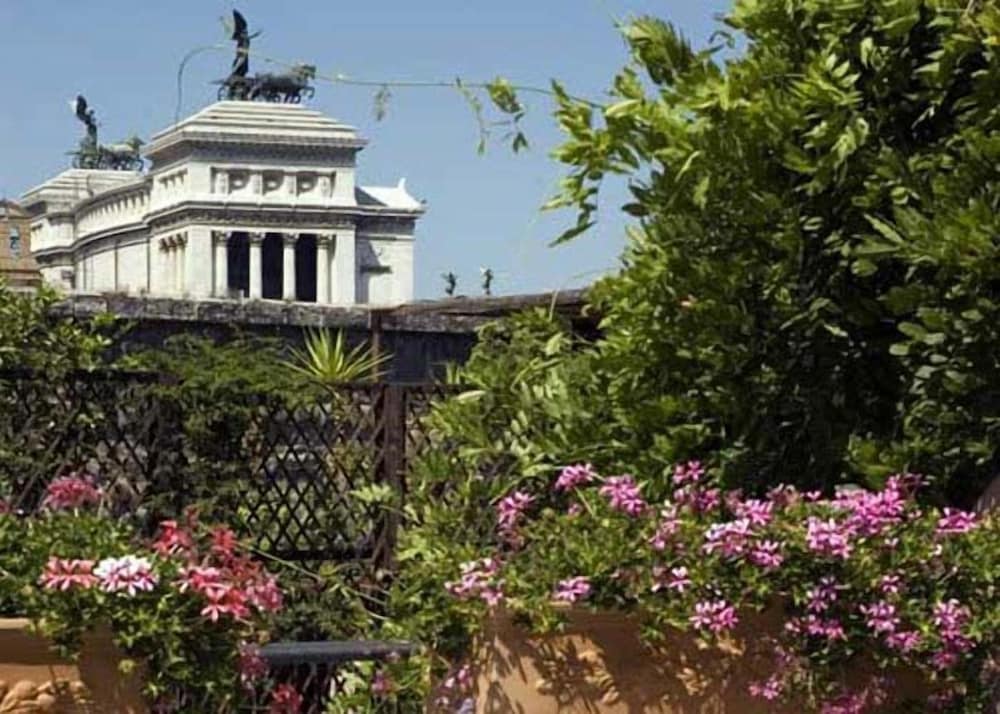 The Inn At The Roman Forum 10/126