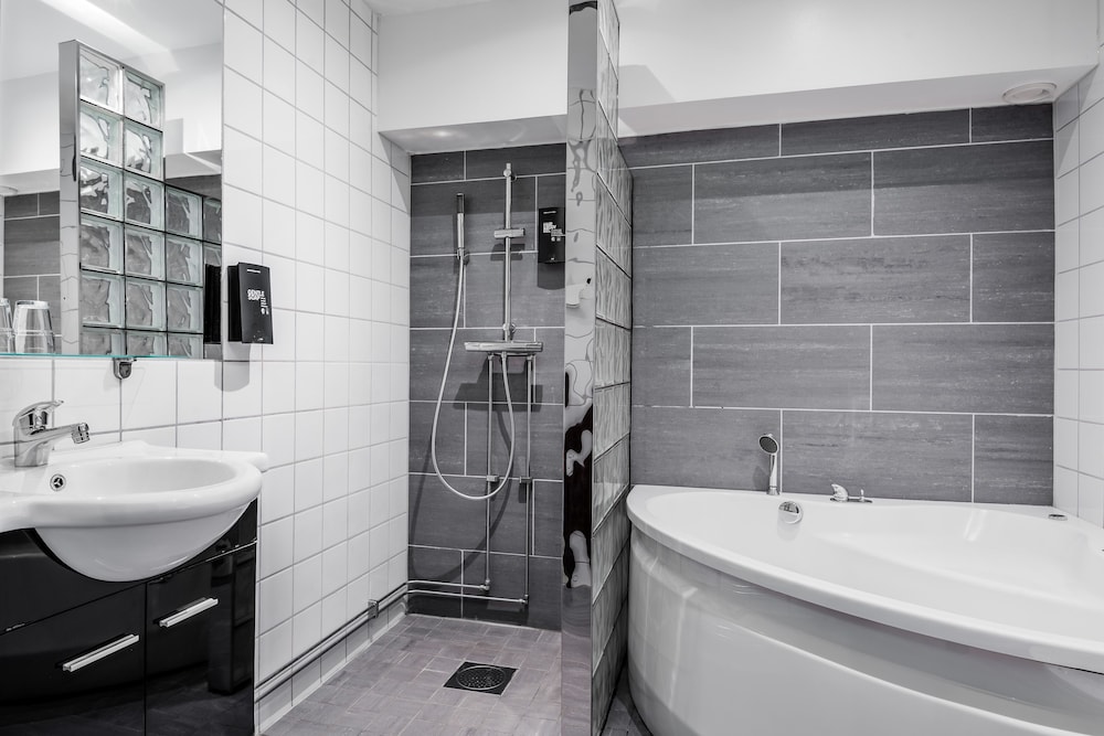 Best Western Hedasen 8/50