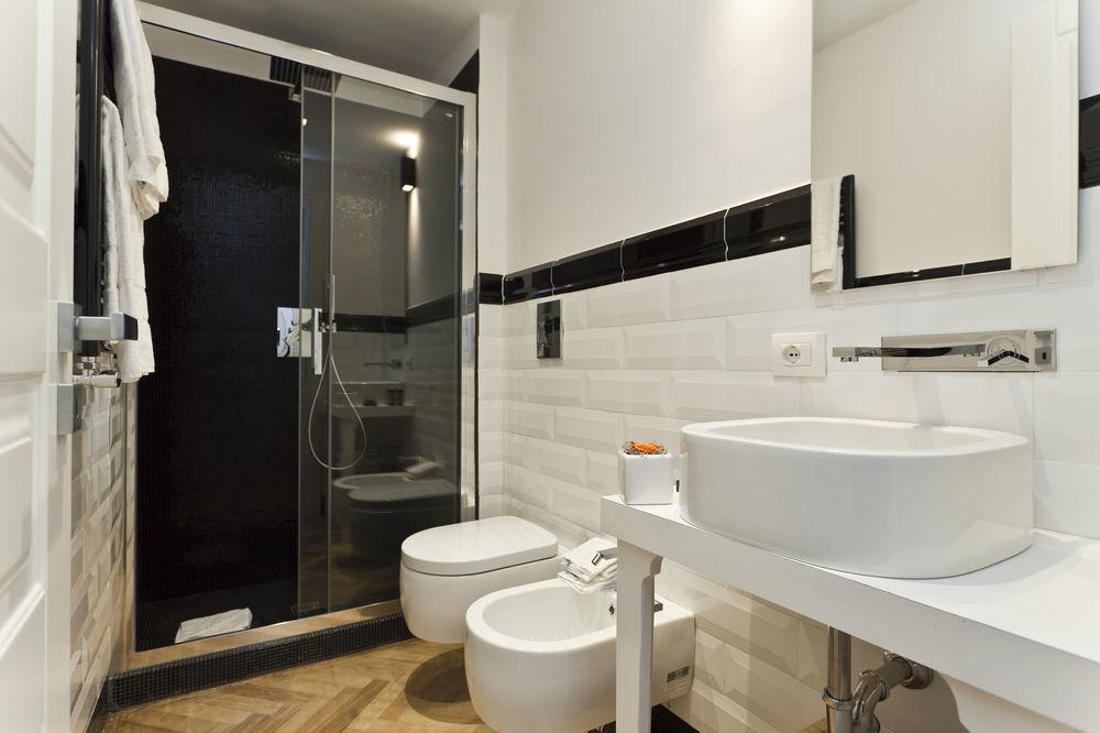 VANITY HOTEL 44/52