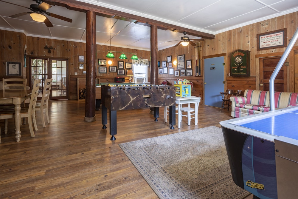Blackbeard's Lodge 34/50