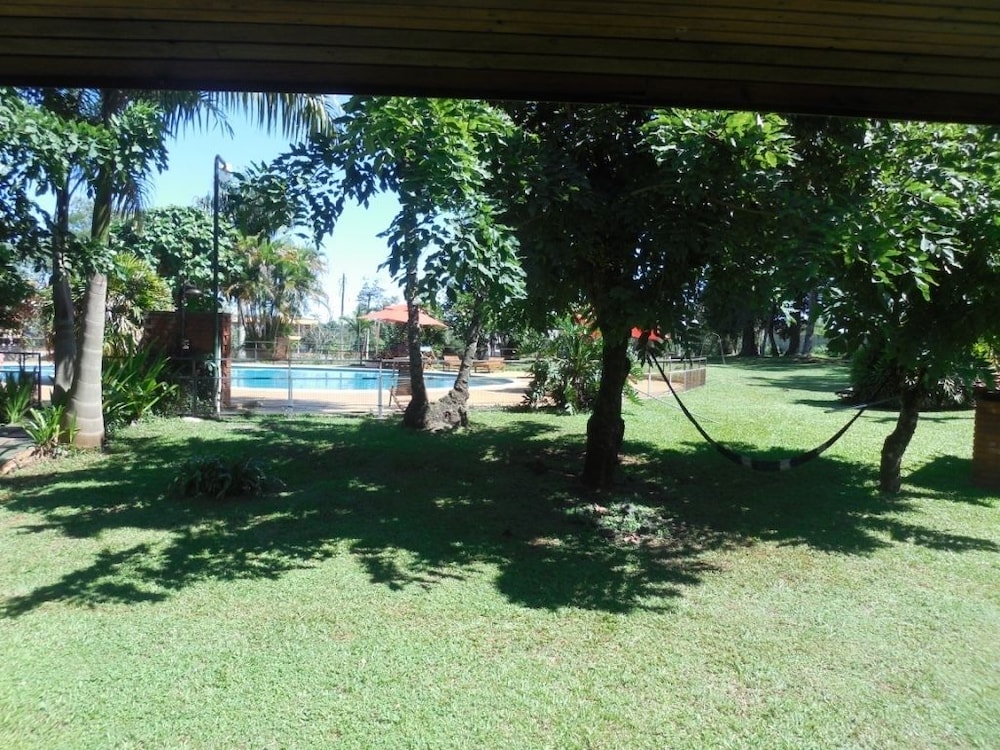 HOTEL TROPICAL 3/59