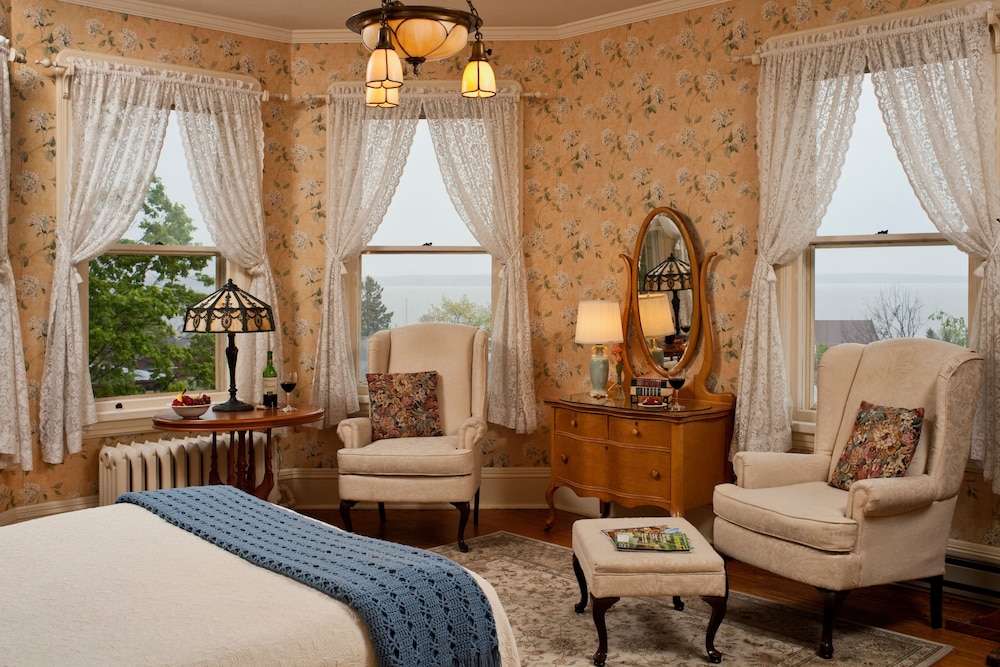 Old Rittenhouse Inn 19/50