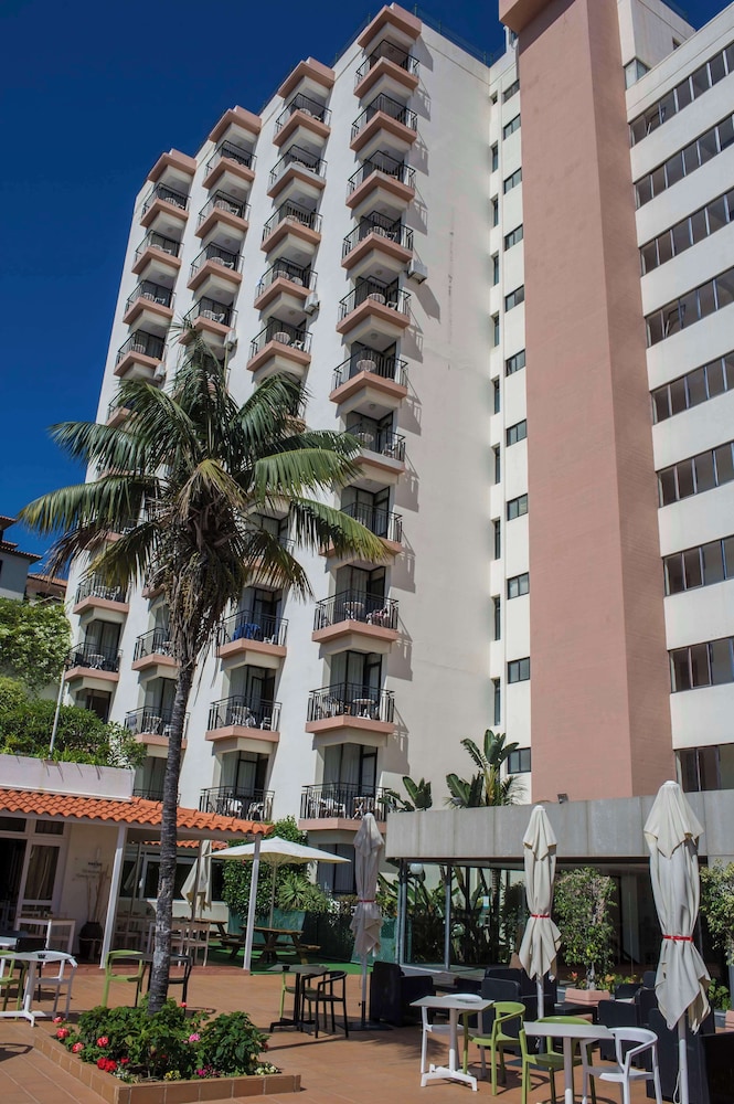 Mimosa Studio Hotel in FUNCHAL