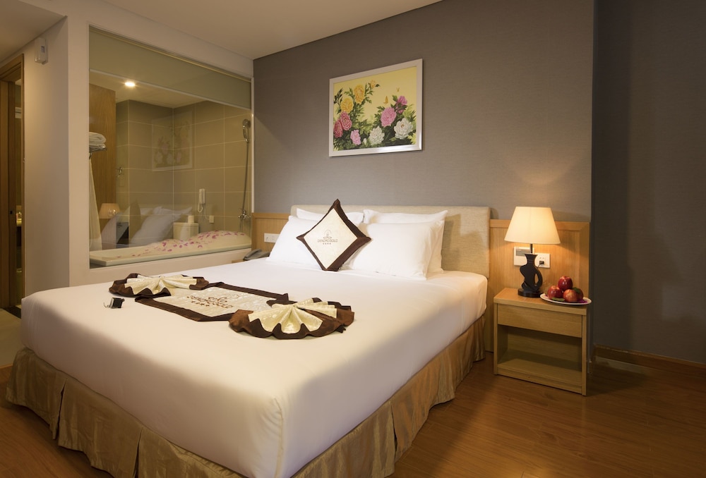 DELUXE, SEA VIEW, BALCONY