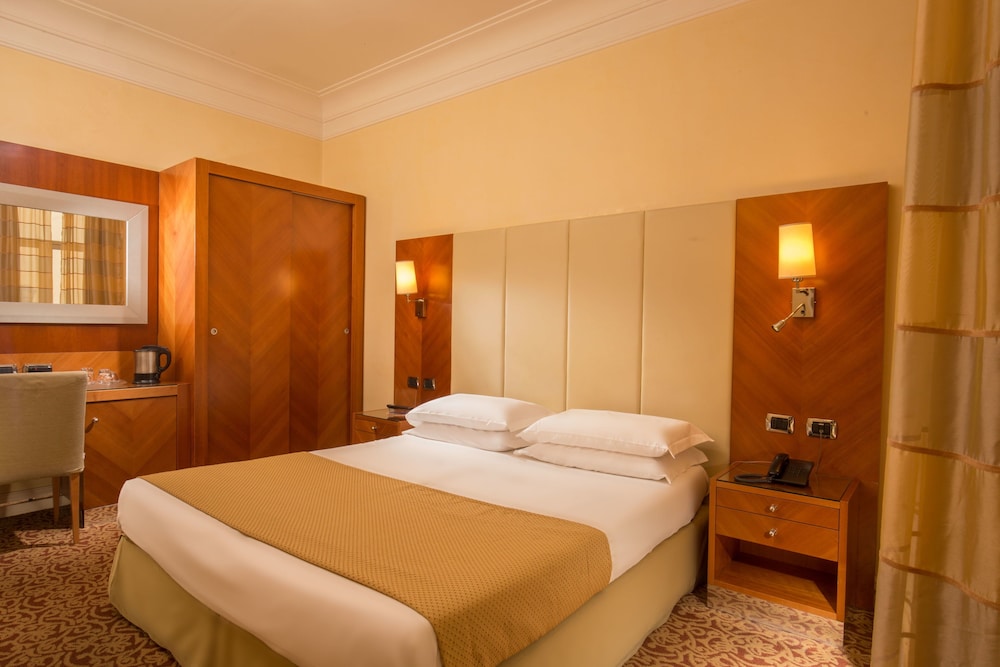 Suite Opera Rooms 7/35