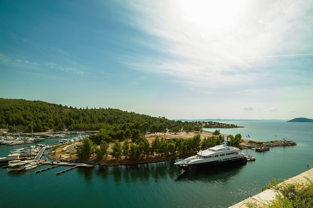 Porto Carras Meliton Hotel 46/48