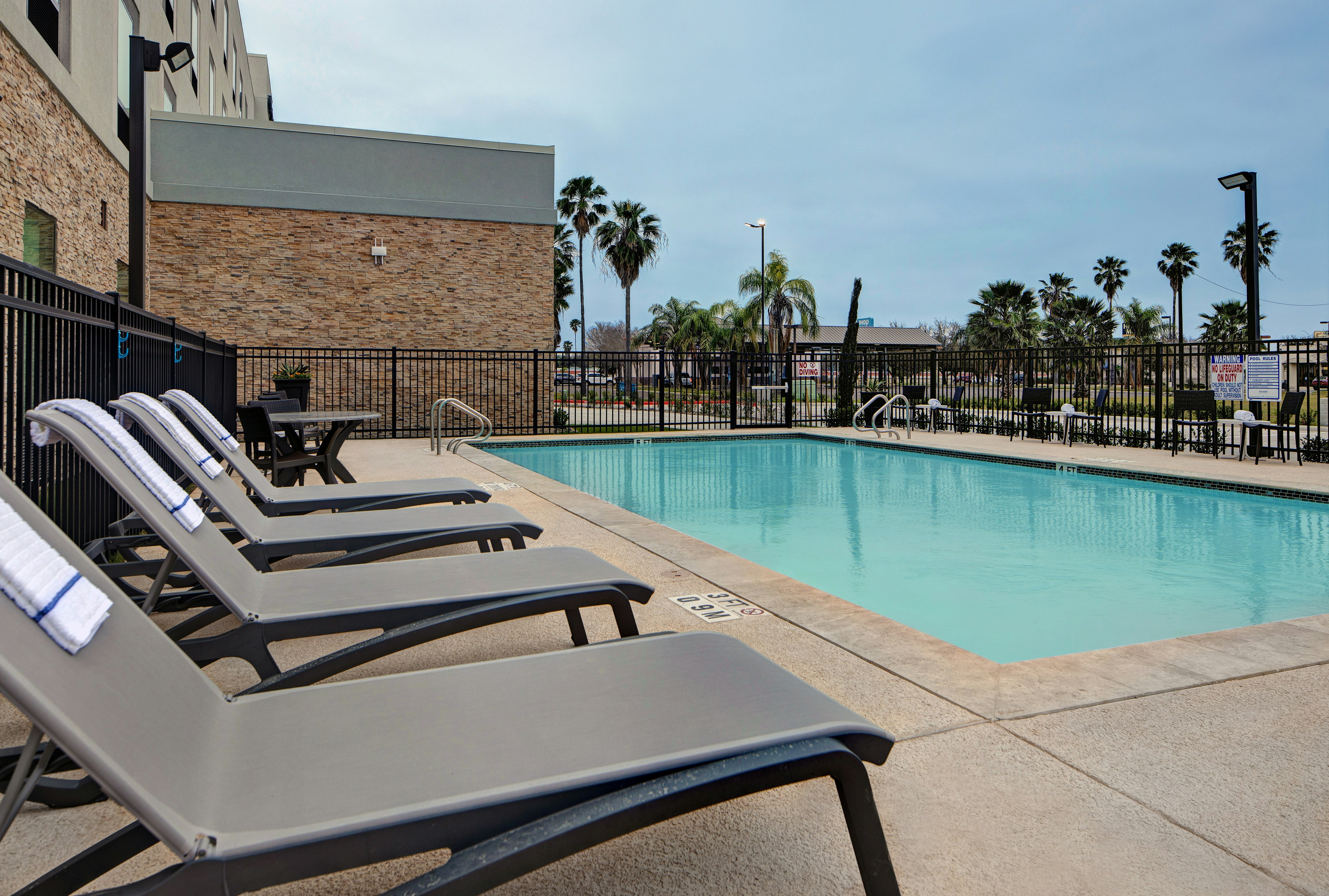 Hampton Inn Weslaco 13/26